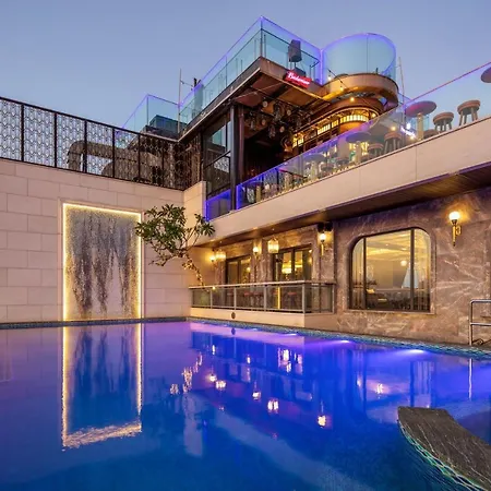 Peridot Grand Luxury Boutique Hotel-2